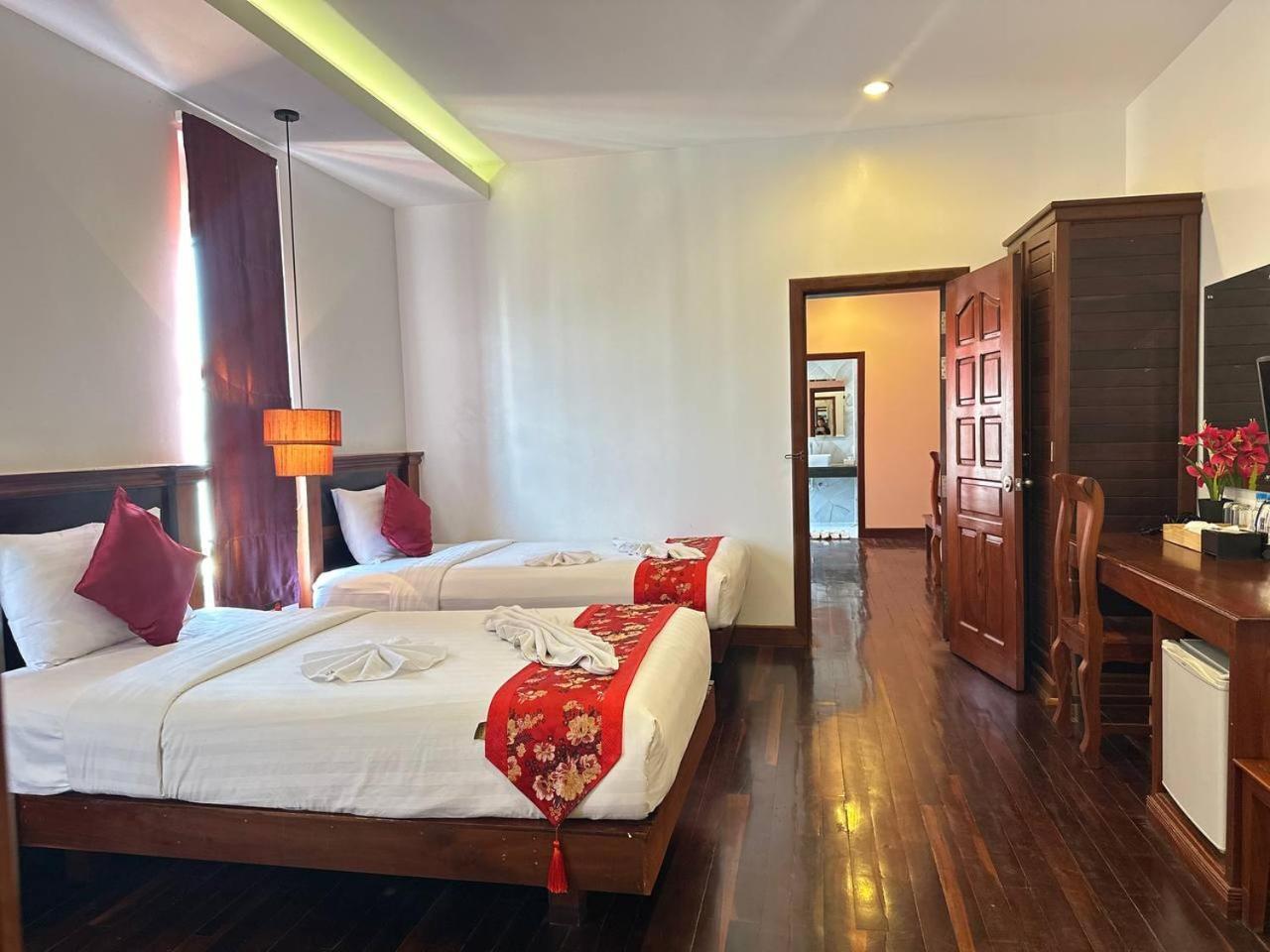 Holy Angkor Hotel Siem Reap Exterior foto