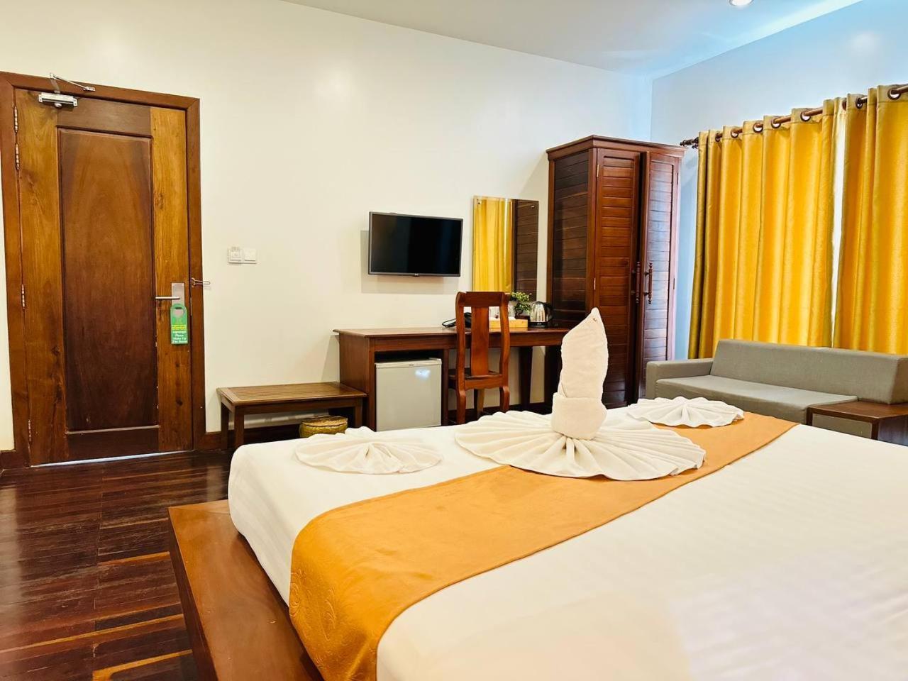 Holy Angkor Hotel Siem Reap Exterior foto