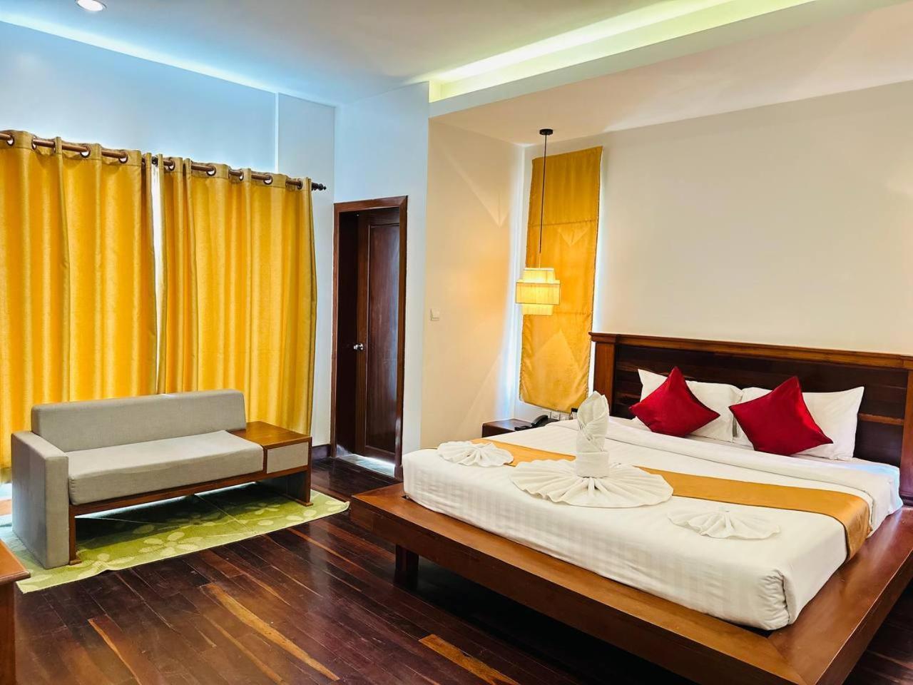 Holy Angkor Hotel Siem Reap Exterior foto